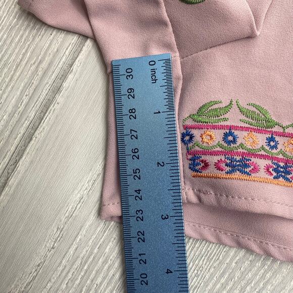 Altar’d State Women's Lavender Purple Embroidered Floral Shorts Size Medium - Picture 6 of 11